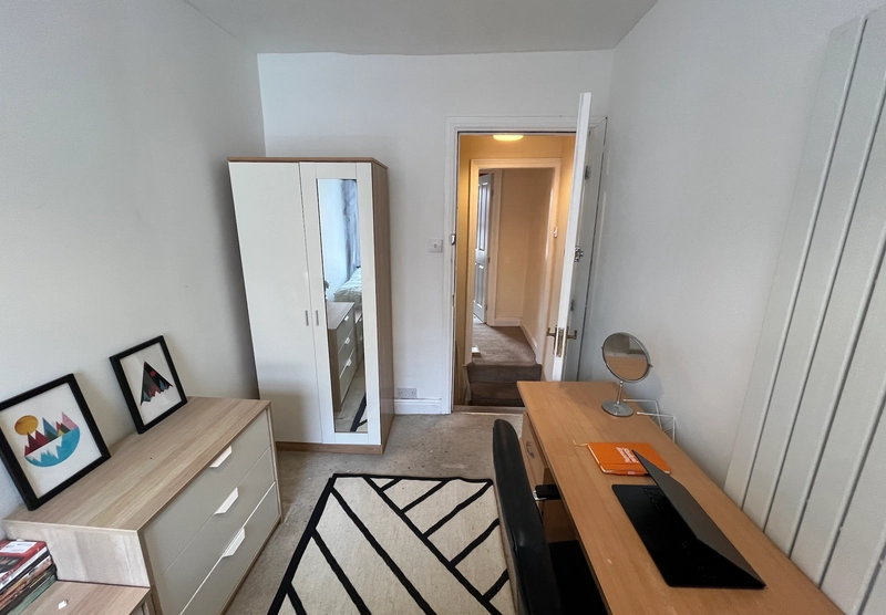 Bills Inclusive - Sausthorpe Street, 4 Bedroom 1 Bathroom - Thumbnail 13